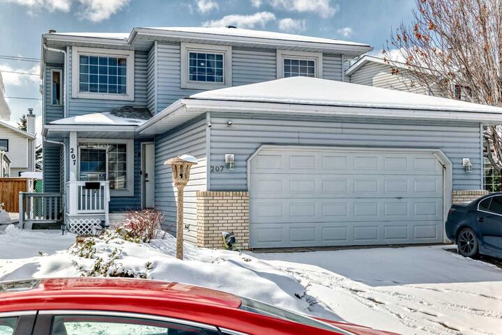 Property Photo: 207 Eldorado Close NE AB T1Y 6T5