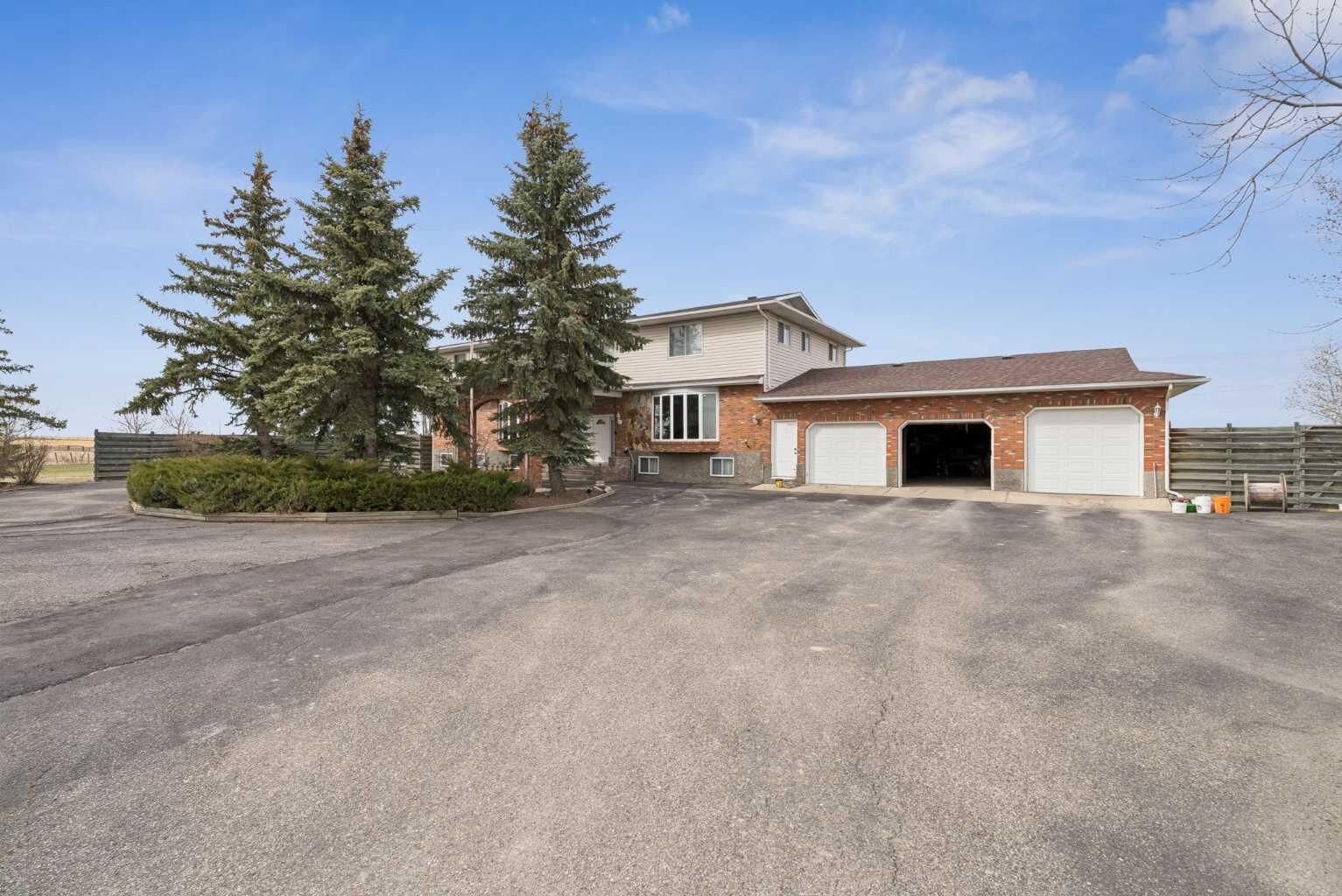 Property Photo: 7 Willow Vale AB T2P 3G7