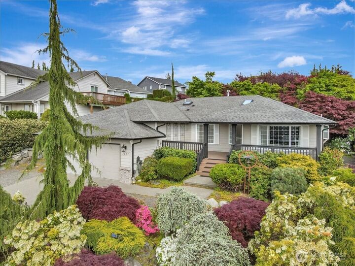 Property Photo:  7307  76th Dr Drive NE  WA 98270 