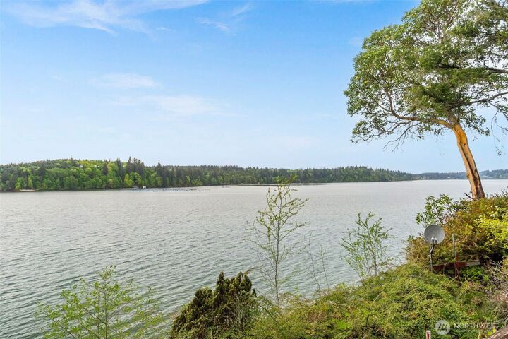 Property Photo:  6105  Elizan Drive NW  WA 98502 