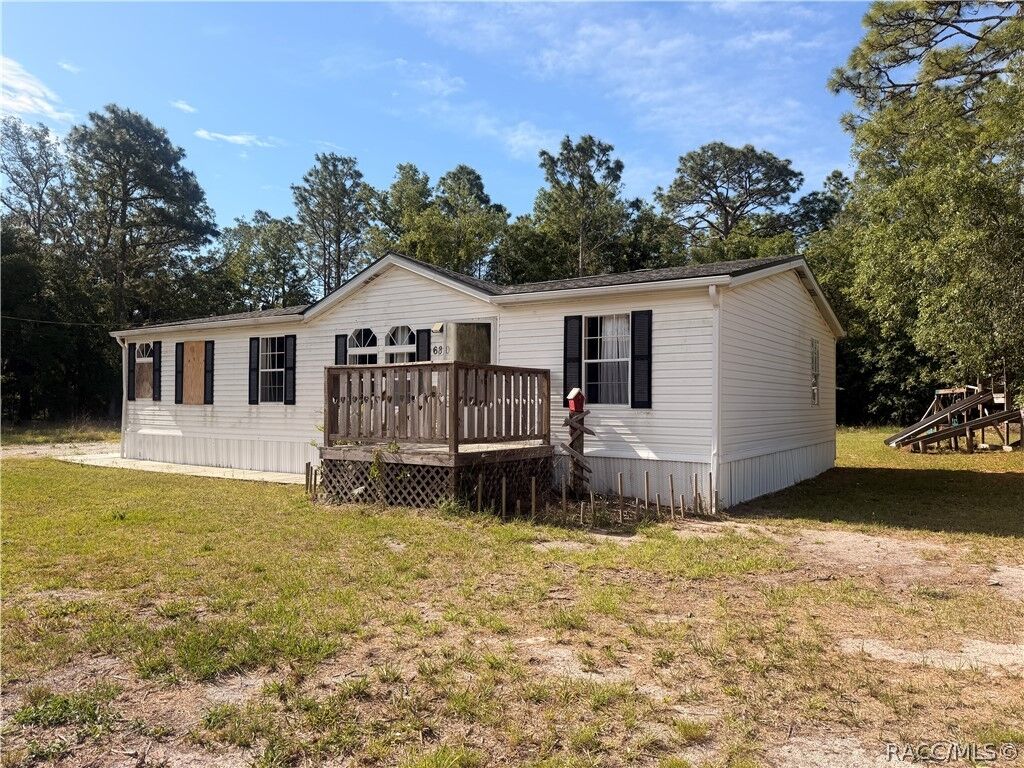 Property Photo: 6810 W Pershing Drive FL 34448