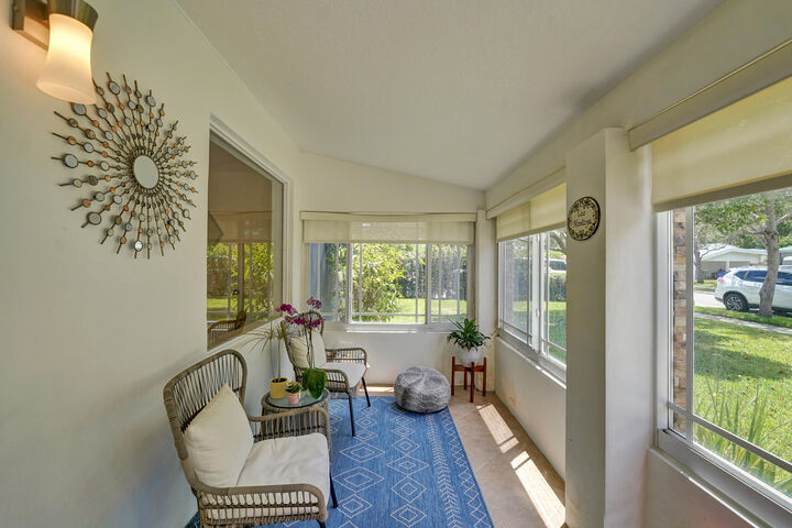Property Photo:  929 SW 18th Court  FL 33315 