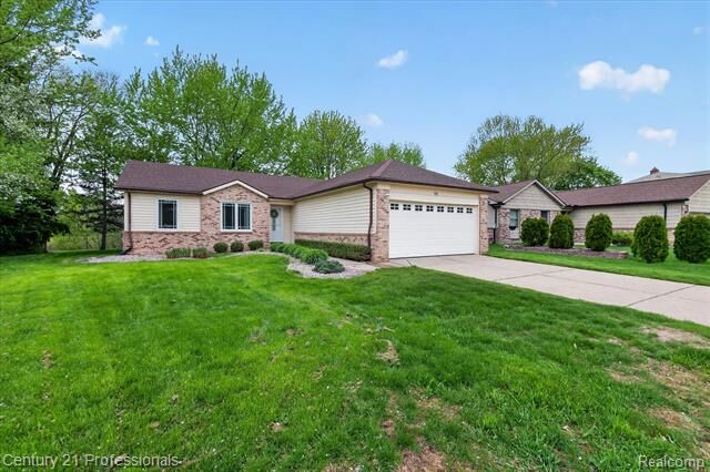 Property Photo:  134 Foxboro Drive  MI 48309 