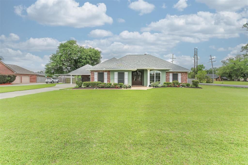 Property Photo:  4510 Oak Ridge Drive  LA 70665 