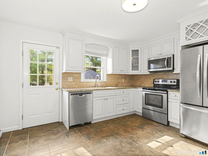 Property Photo: 14 Dale Place CT 06906