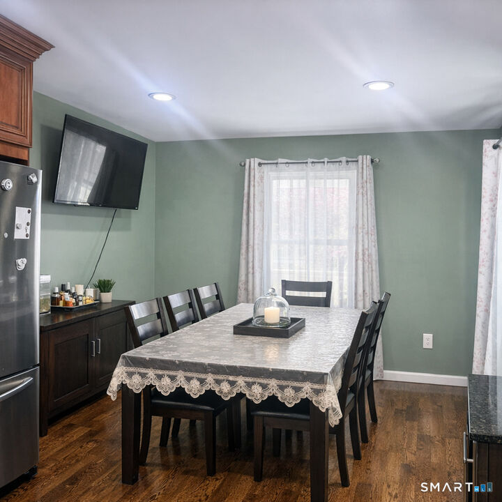 Property Photo:  587 Brooks Street !St Floor  CT 06608 