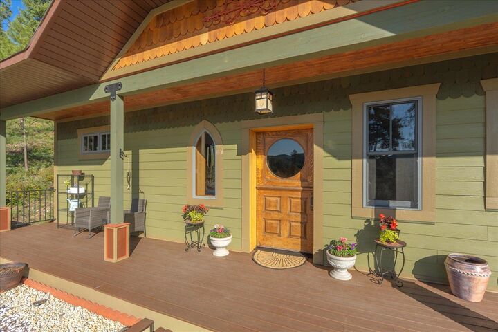Property Photo: 1939 Old Cc Rd WA 99101