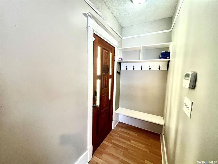 Property Photo:  719 I Avenue S  SK S7M 1Z1 