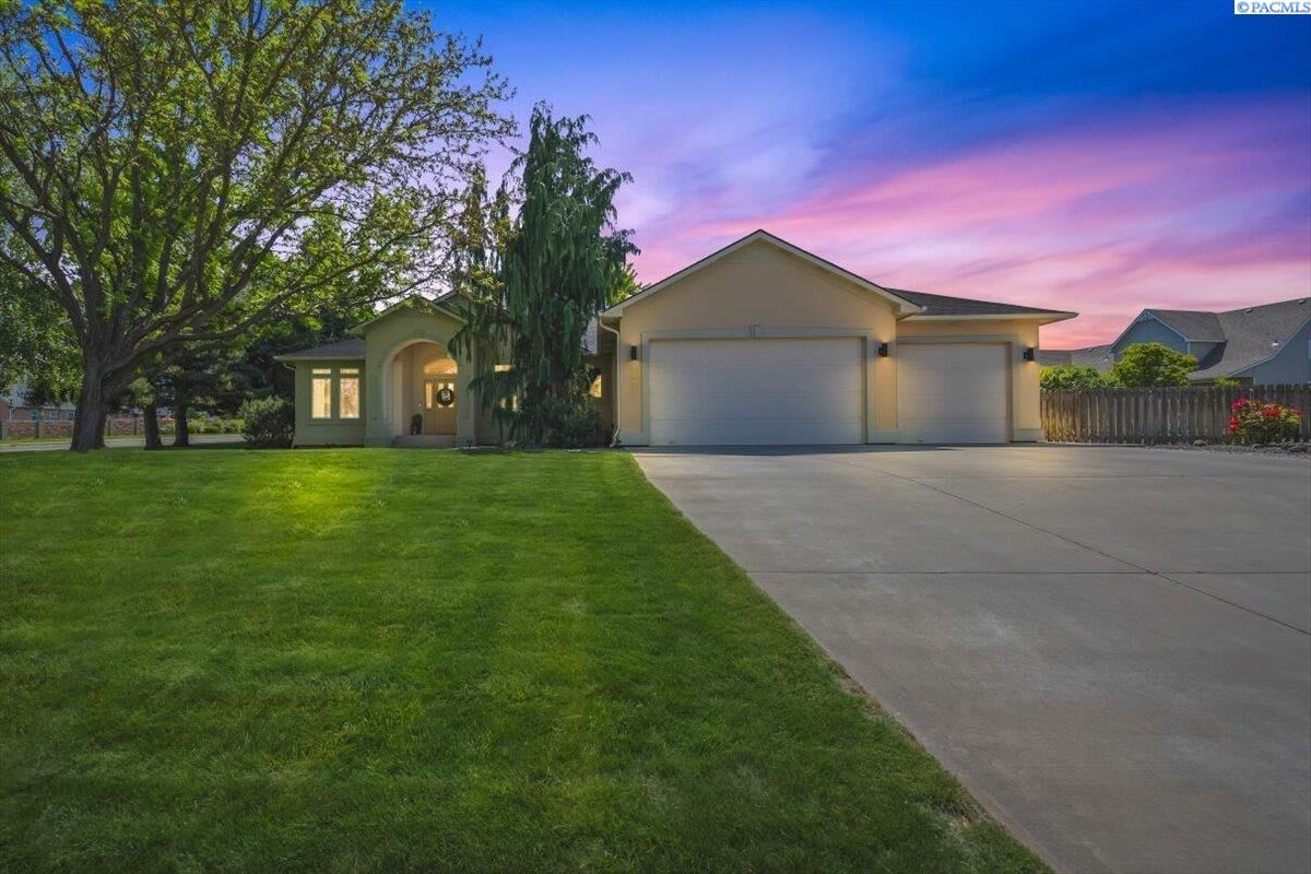 Property Photo:  4401 W 19th Ave.  WA 99338 