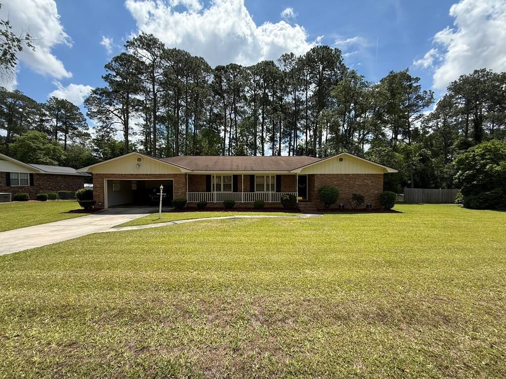Property Photo:  1443 Madison Ave  GA 31794 