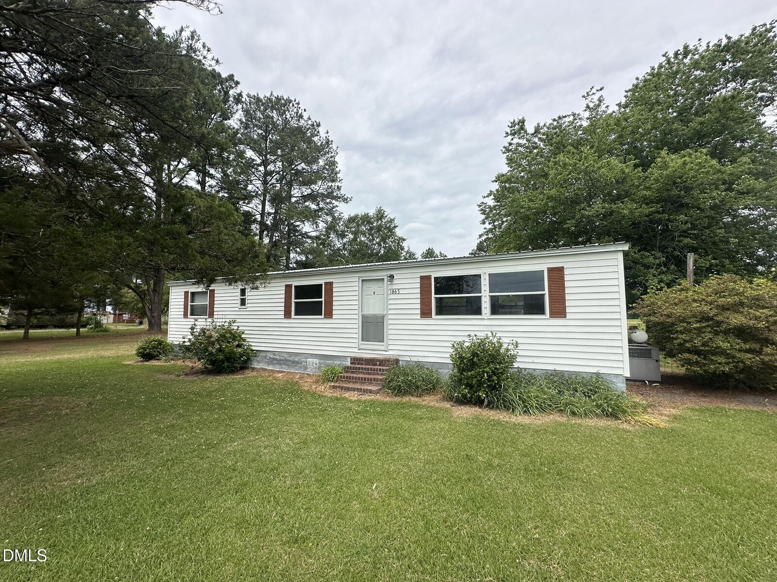 Property Photo:  1865 Haddock Road  NC 28590 