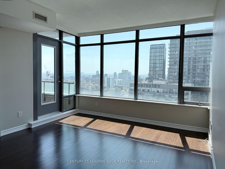 Property Photo:  281 Mutual Street 2402  ON M4Y 1X6 