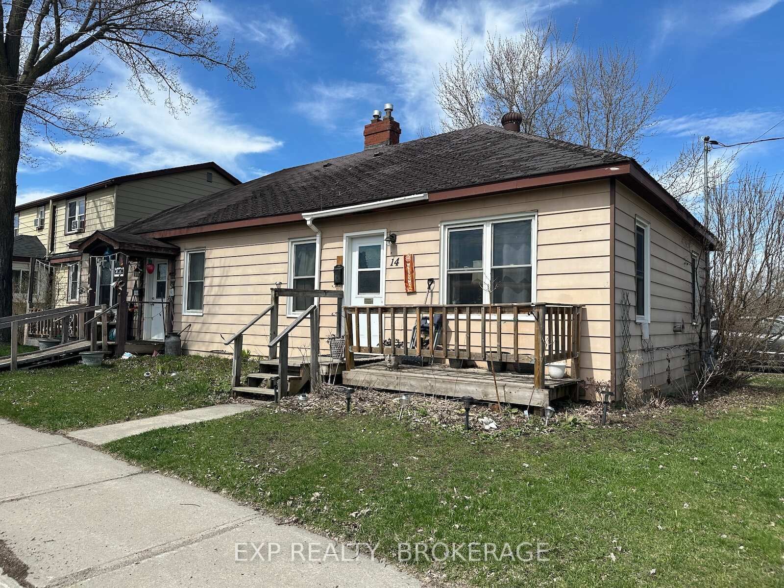 Property Photo: 14 Louis Street ON K6V 4H5