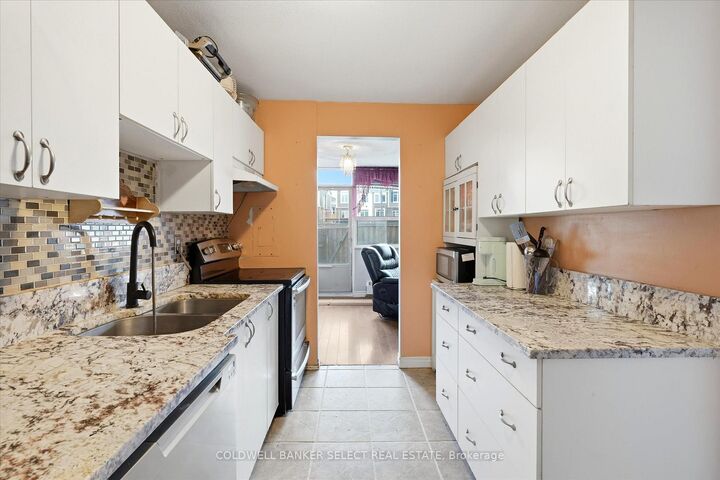 Property Photo:  15 Albright Road 22  ON L8K 5J2 