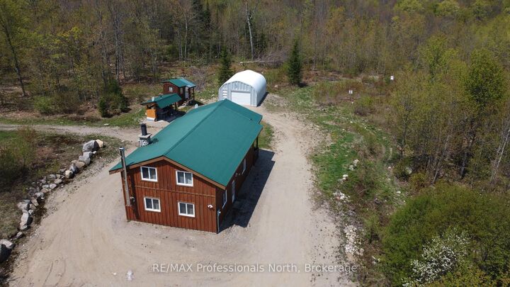 3944 Chetwynd Road — photo 1