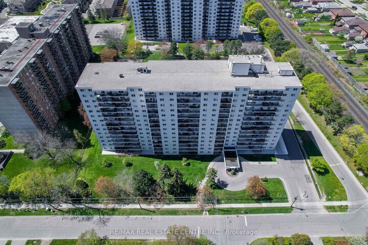 1100 Caven Street 704 — photo 1