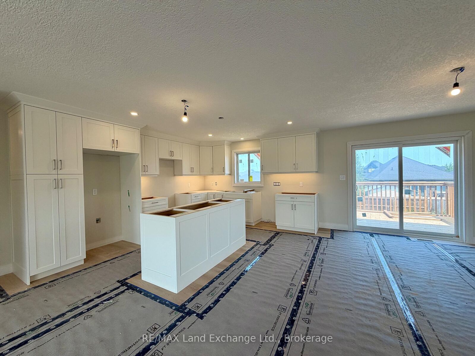 Property Photo: 473 Northport Drive ON N0H 2C8
