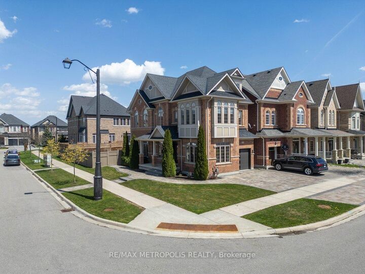 Property Photo:  115 Pelee Avenue  ON L4H 3Z1 