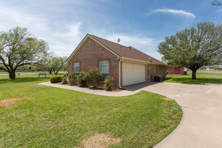 Property Photo:  8540 S Hwy 79  TX 76310 