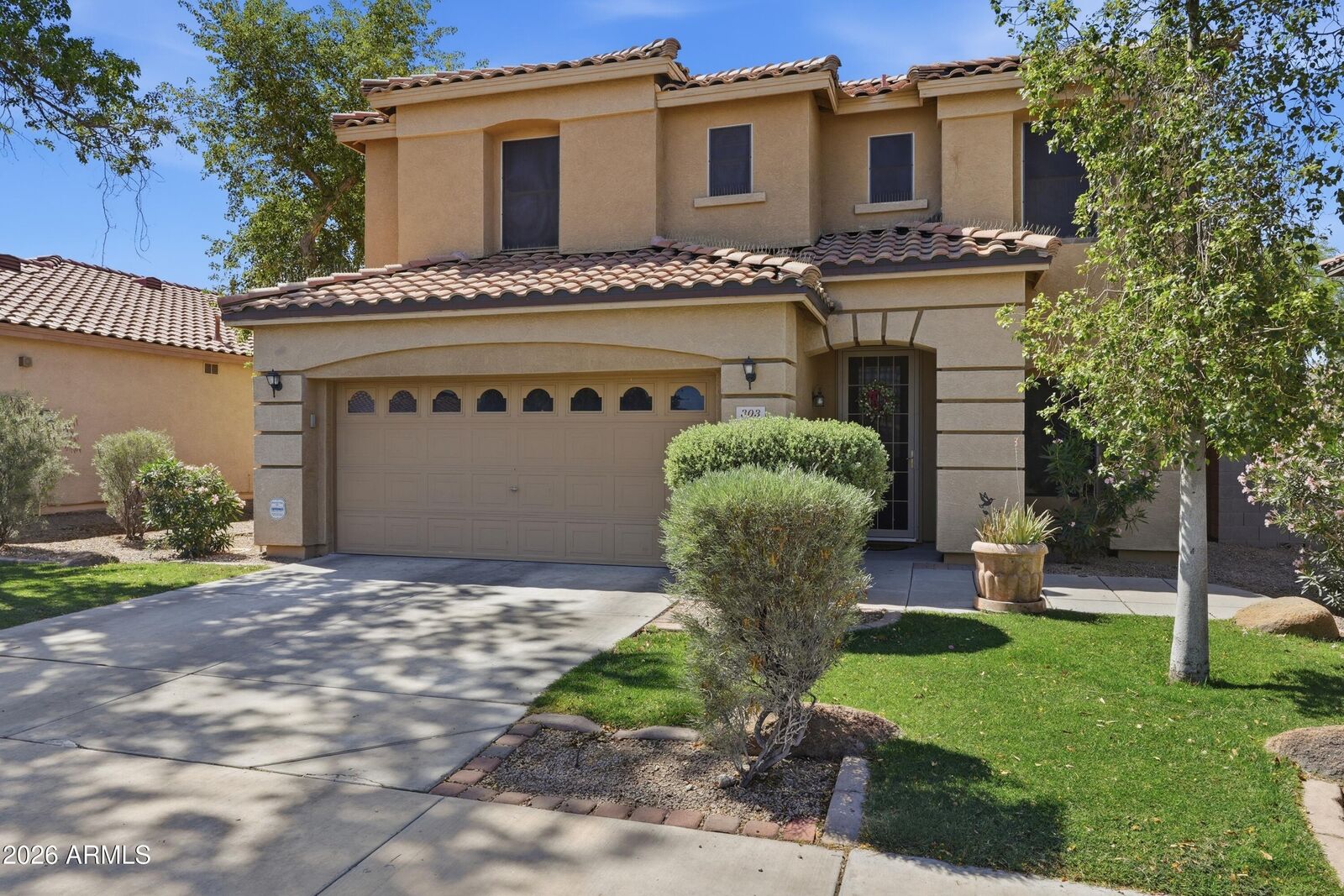 Property Photo:  303 E Milada Drive  AZ 85042 