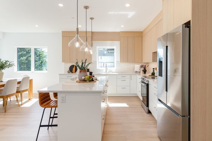 2098 Crumpit Woods Drive 2 — photo 1