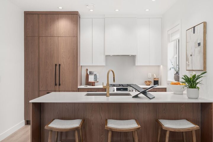 2240 E 40th Avenue 1 — photo 1