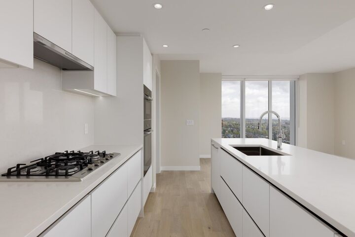 Property Photo:  485 W 42nd Avenue 2105  BC V5Y 0R6 