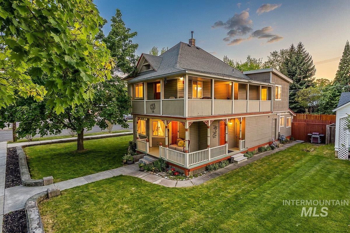 Property Photo:  1101 N 8th Street  ID 83702 