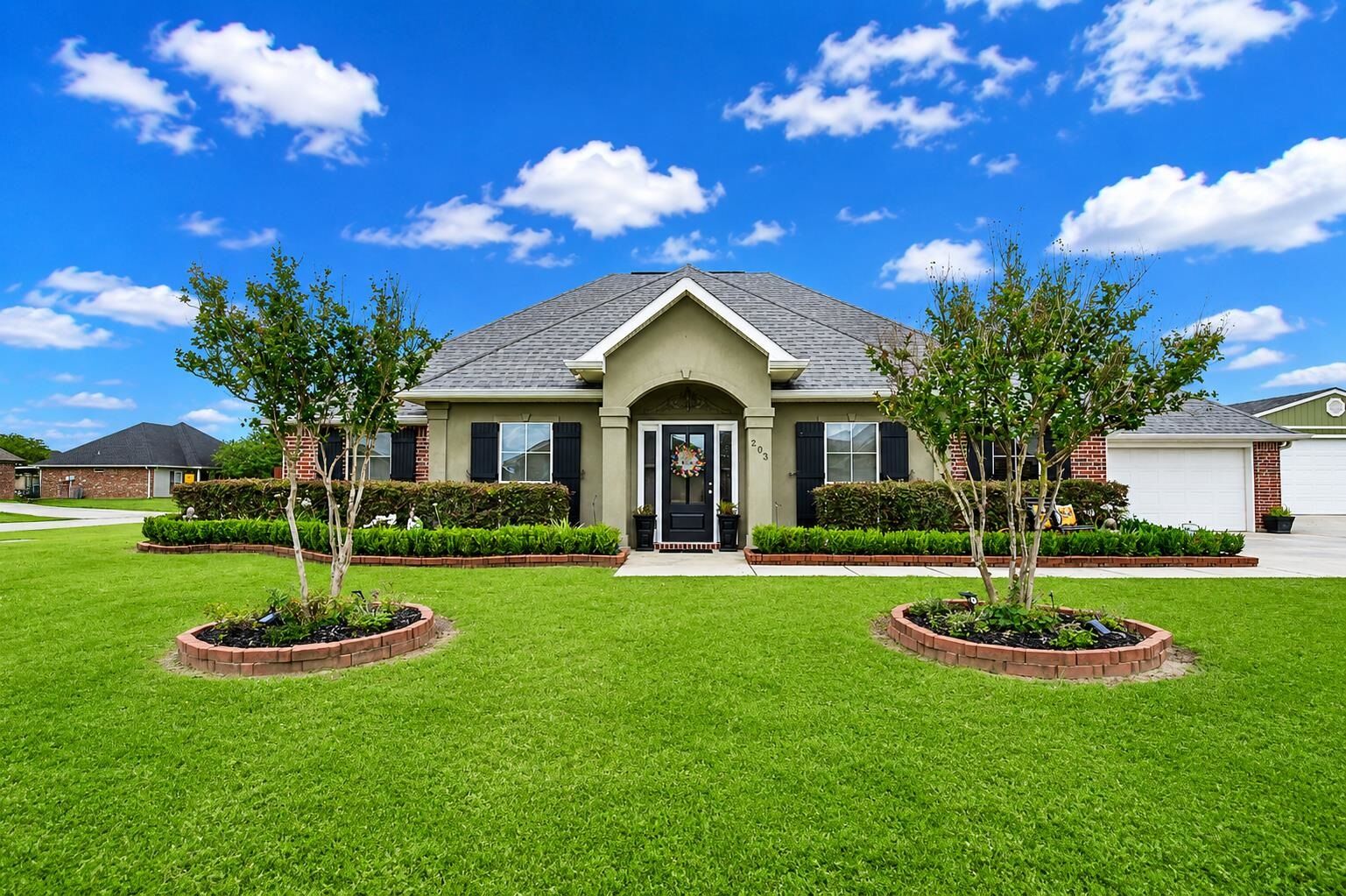 Property Photo:  203 Millstone Dr  LA 70301 