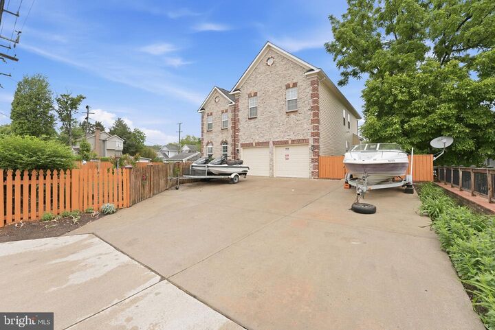Property Photo:  2914 Popkins Lane  VA 22306 