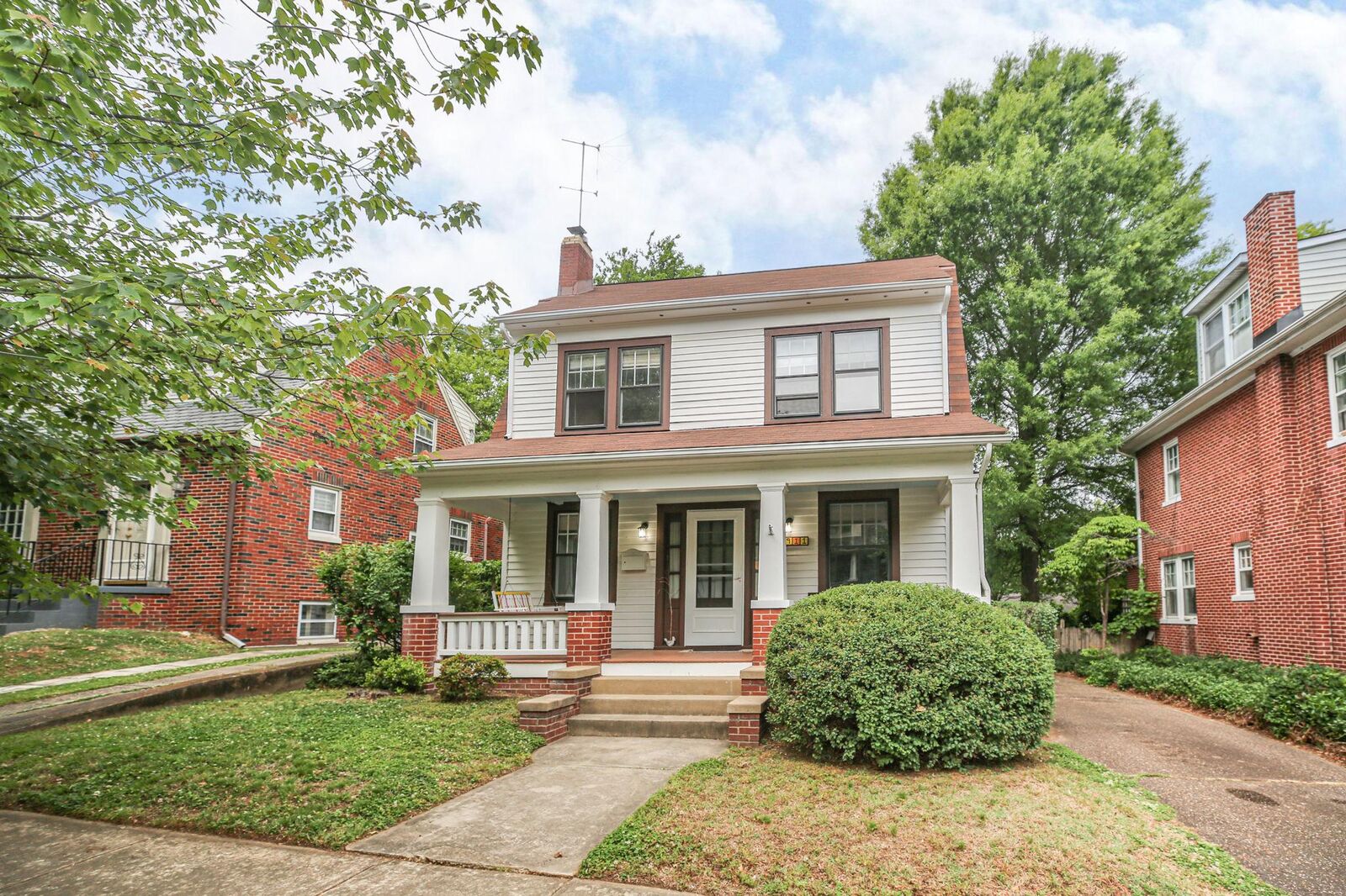 Property Photo:  911 Brompton Street  VA 22401 