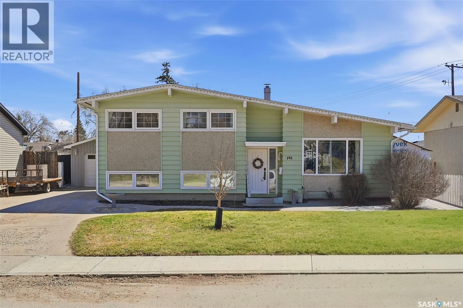 Property Photo:  148 Maclean Crescent  SK S7J 2R7 
