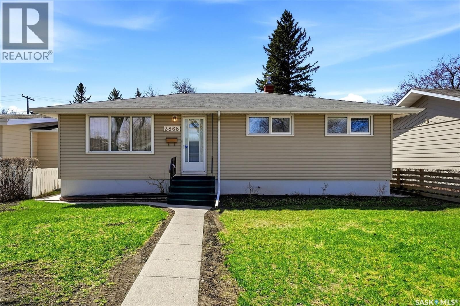 Property Photo:  3868 Athol Street  SK S4S 3J1 