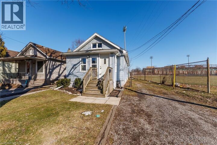 Property Photo:  108 Burgar Street  ON L3B 2S8 