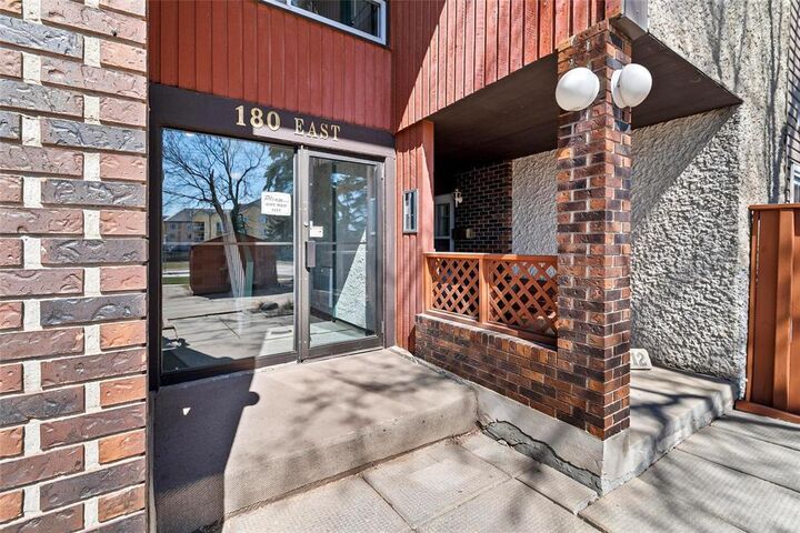 Property Photo:  180 Grassie Boulevard  MB R2G 3H5 