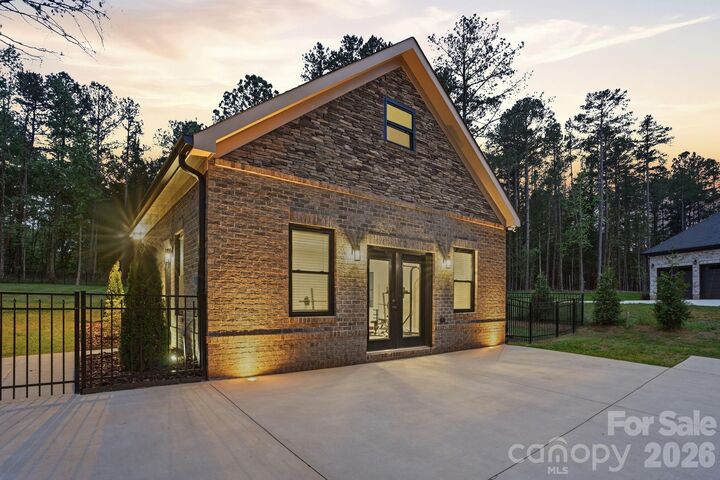 Property Photo:  8508 Max Meadows Drive  NC 28227 