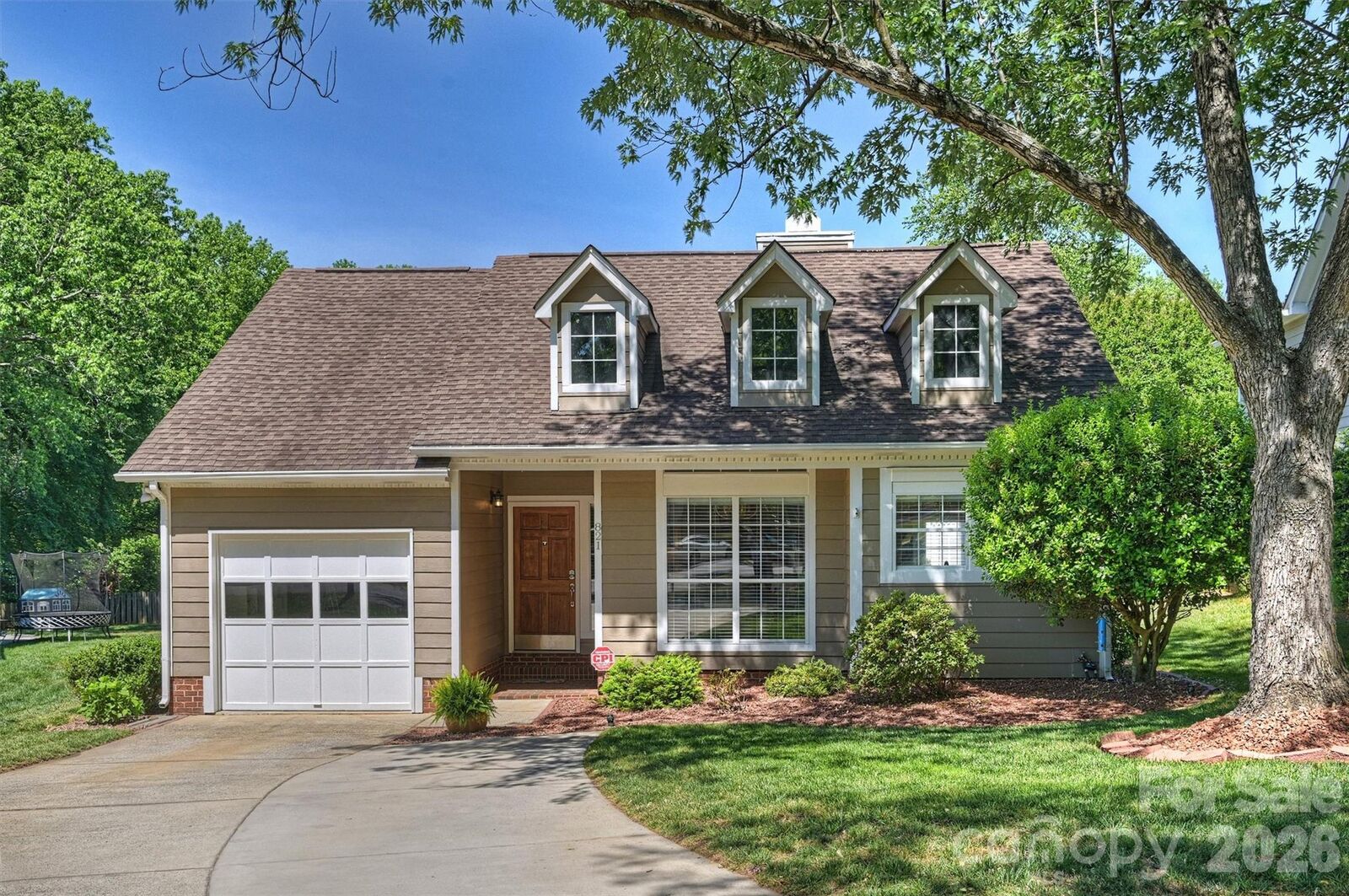 Property Photo:  821 Mill Run Drive  NC 28209 