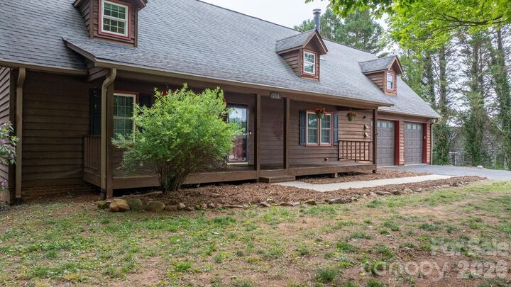 Property Photo:  2025 34th Avenue Drive NE  NC 28601 