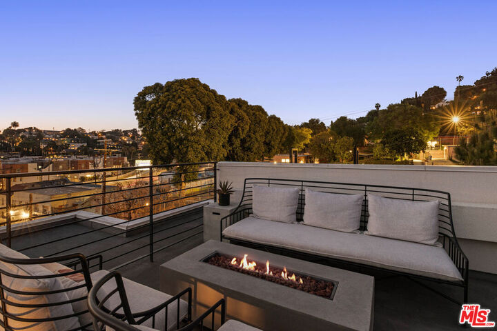 Property Photo:  2152 Clifford St  CA 90026 