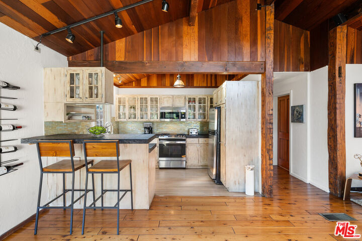 Property Photo:  1928 Weepah Way  CA 90046 