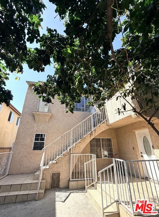 Property Photo:  1034 W 84th St  CA 90044 