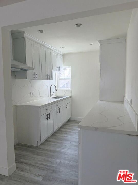Property Photo:  10218 Darby Ave  CA 90303 