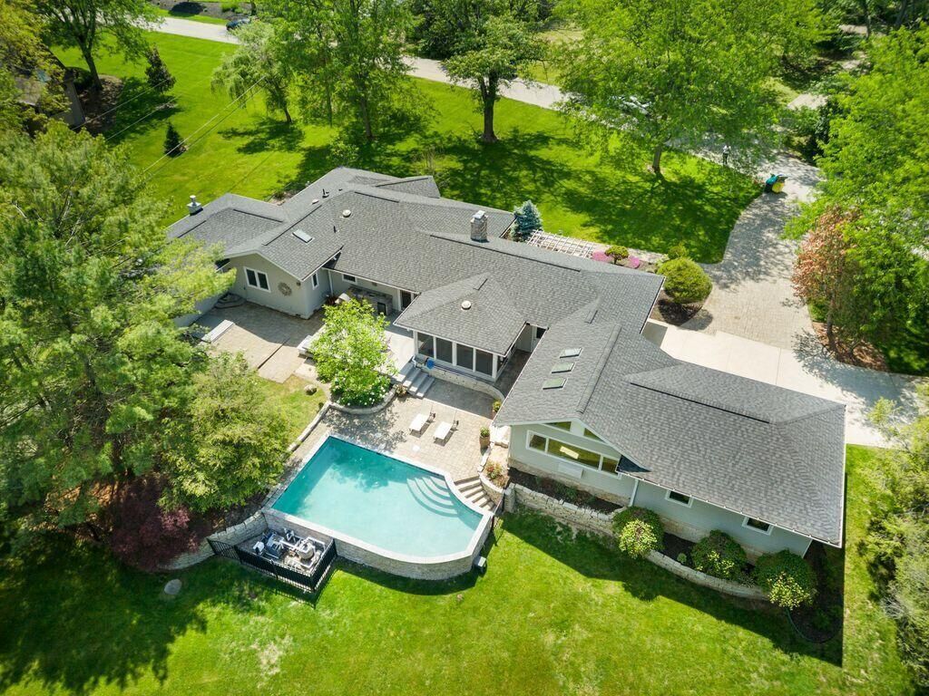 Property Photo: 4954 Thornhill Lane OH 43017