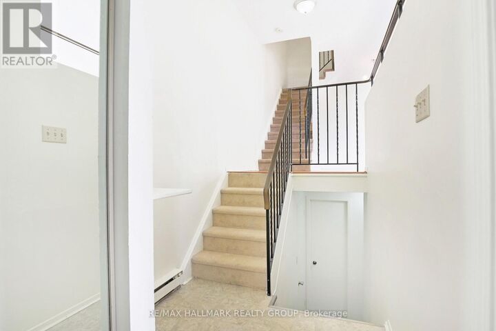 Property Photo:  137 Renova Private  ON K1G 4C7 