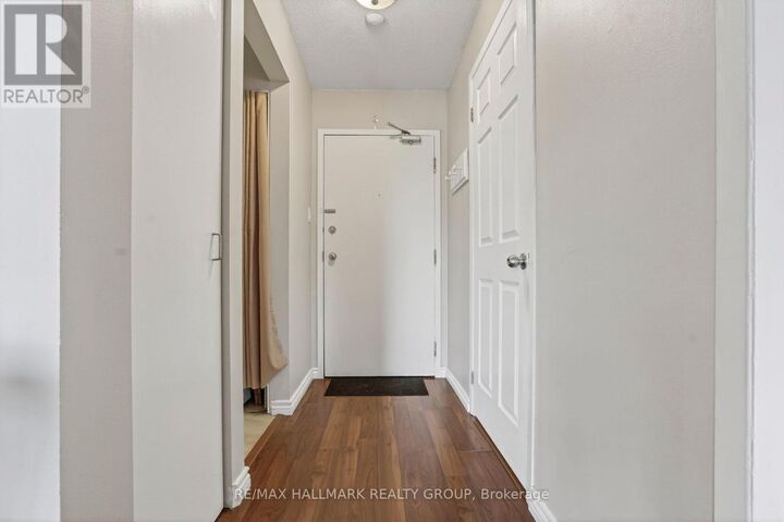 Property Photo:  270 Brittany Drive 214  ON K1K 4M3 