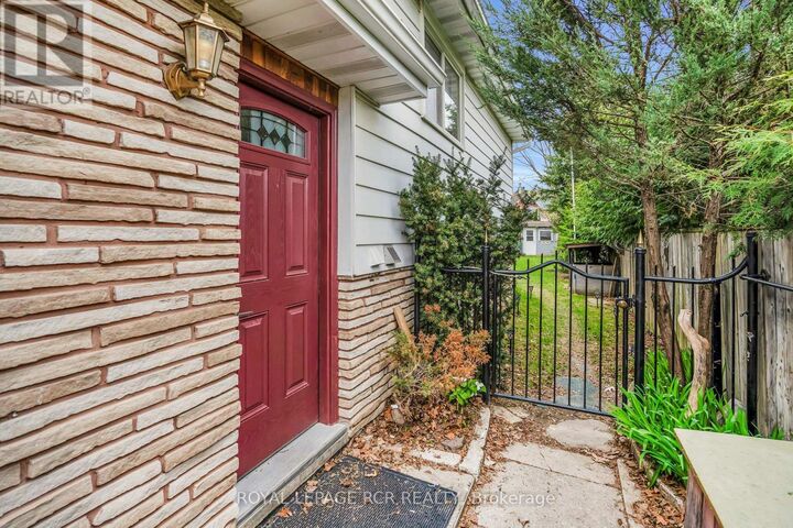 Property Photo:  126 Nelson Street A  ON L9R 1J5 