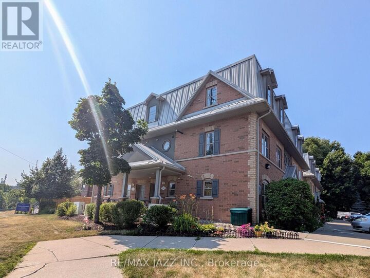 Property Photo:  770 King Street East 202  ON L1H 1G9 