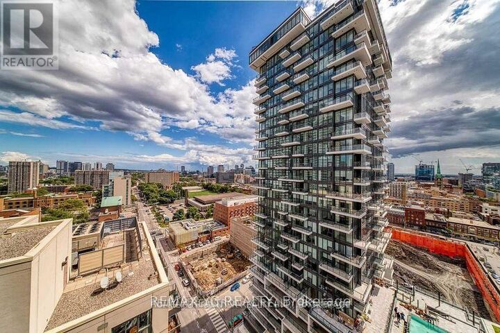 Property Photo:  68 Shuter Street 1902  ON M5B 1Y4 