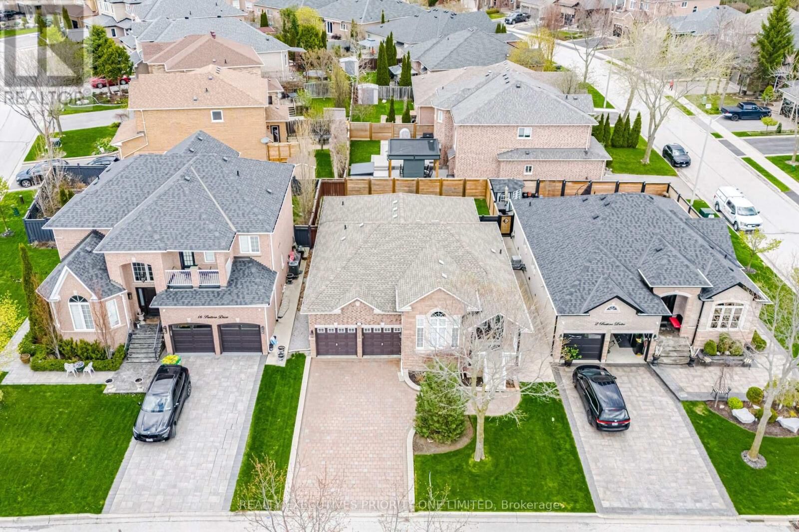 Property Photo:  10 Bottero Drive  ON L6A 3T8 