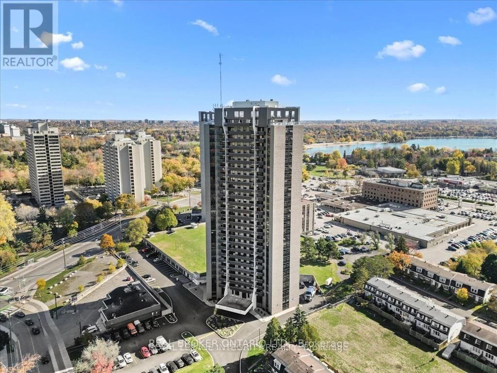 Property Photo: 900 Dynes Road 1009 ON K2C 3L6
